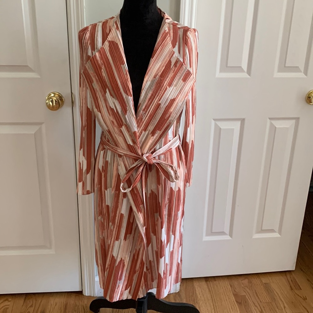 Chico’s Travelers Coral Cardigan- Size 1 (M)
